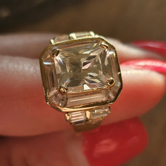 Elegant Gold and Silver Women's Ring - Picture 2 of 14